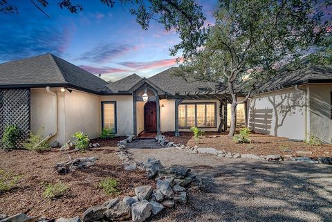 Photo of 815 Oxen Trail, Fredericksburg, TX 78624 (MLS # 98885)