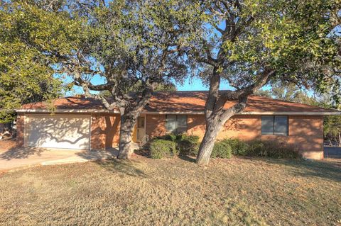 Photo of 131 Homestead Dr, Kerrville, TX 78028 (MLS # 101771)