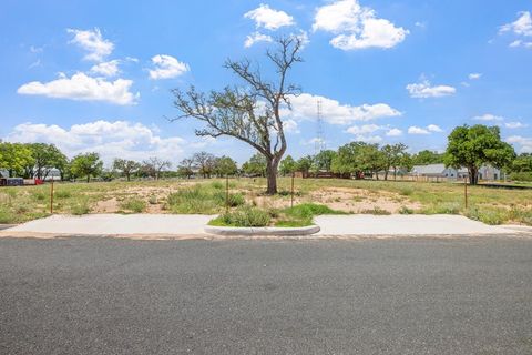 Photo of 218 Woodcrest, Fredericksburg, TX 78624 (MLS # 99386)
