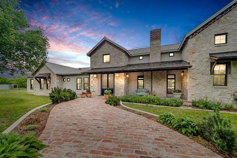 Photo of 146 Metzger Rd, Fredericksburg, TX 78624 (MLS # 104366)