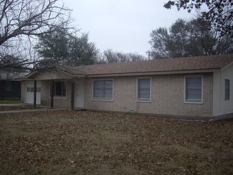 Photo of 815 Sunset St, Fredericksburg, TX 78624 (MLS # 103961)