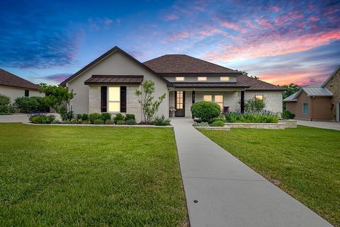 Photo of 2143 Stone Oak, Fredericksburg, TX 78624 (MLS # 104542)