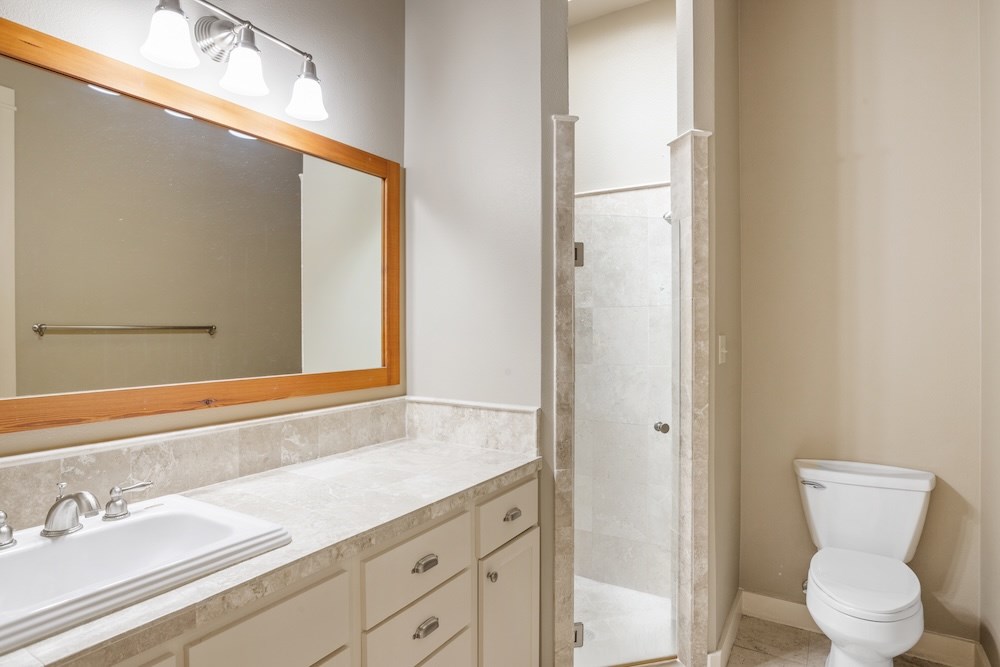Fredericksburg, Texas, 78624, United States, 3 Bedrooms Bedrooms, ,5 BathroomsBathrooms,Residential,Active,2015801