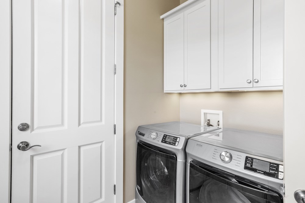 Fredericksburg, Texas, 78624, United States, 3 Bedrooms Bedrooms, ,5 BathroomsBathrooms,Residential,Active,2015801