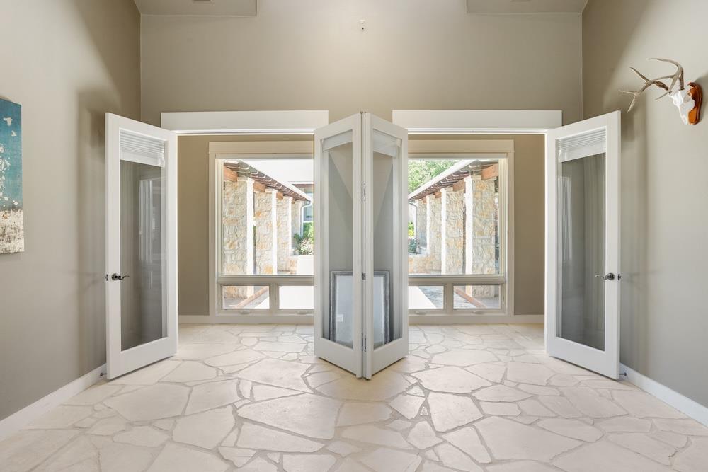 Fredericksburg, Texas, 78624, United States, 3 Bedrooms Bedrooms, ,5 BathroomsBathrooms,Residential,Active,2015801
