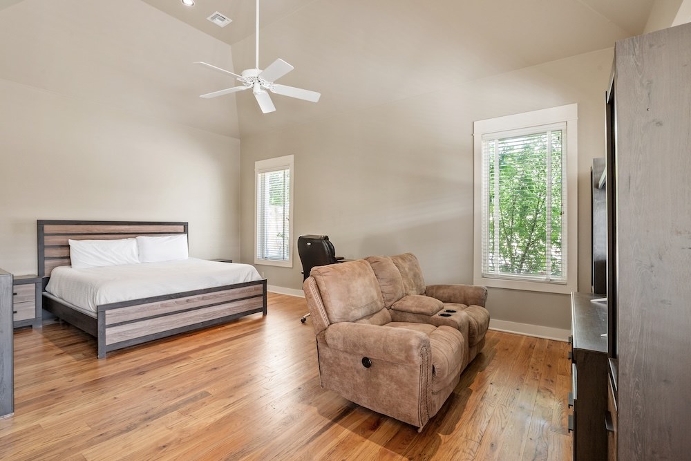 Fredericksburg, Texas, 78624, United States, 3 Bedrooms Bedrooms, ,5 BathroomsBathrooms,Residential,Active,2015801
