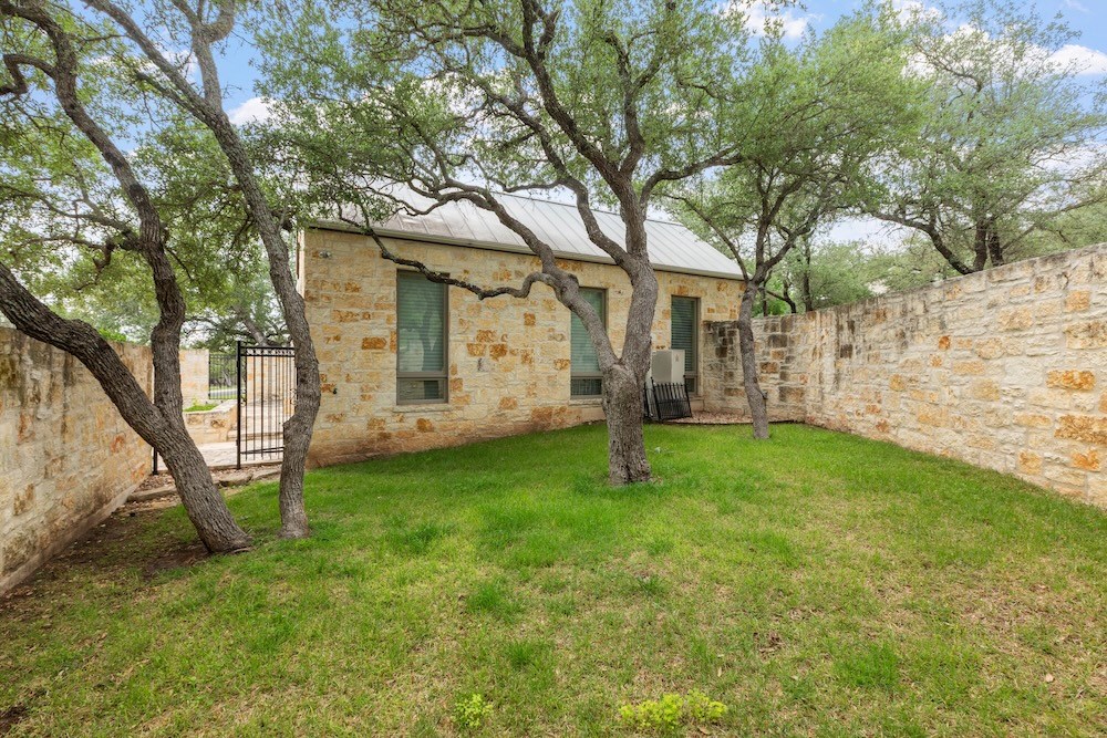 Fredericksburg, Texas, 78624, United States, 3 Bedrooms Bedrooms, ,5 BathroomsBathrooms,Residential,Active,2015801