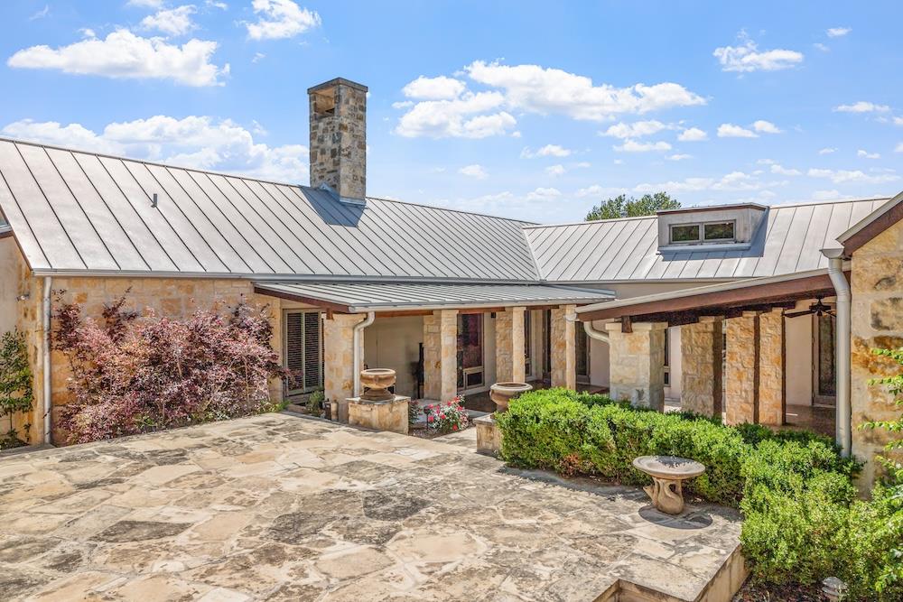 Fredericksburg, Texas, 78624, United States, 3 Bedrooms Bedrooms, ,5 BathroomsBathrooms,Residential,Active,2015801