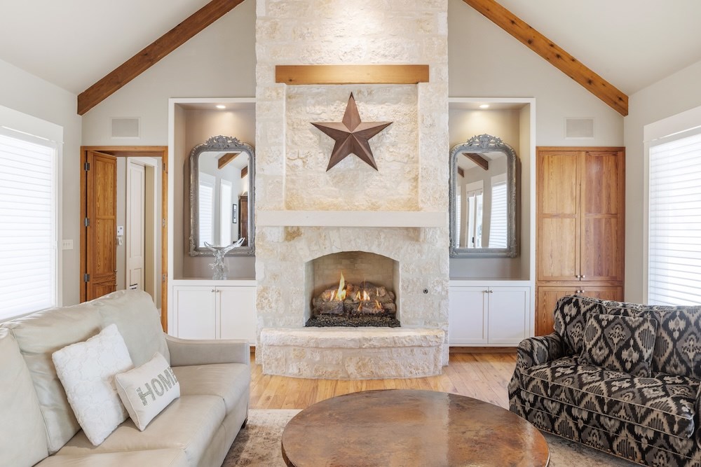 Fredericksburg, Texas, 78624, United States, 3 Bedrooms Bedrooms, ,5 BathroomsBathrooms,Residential,Active,2015801