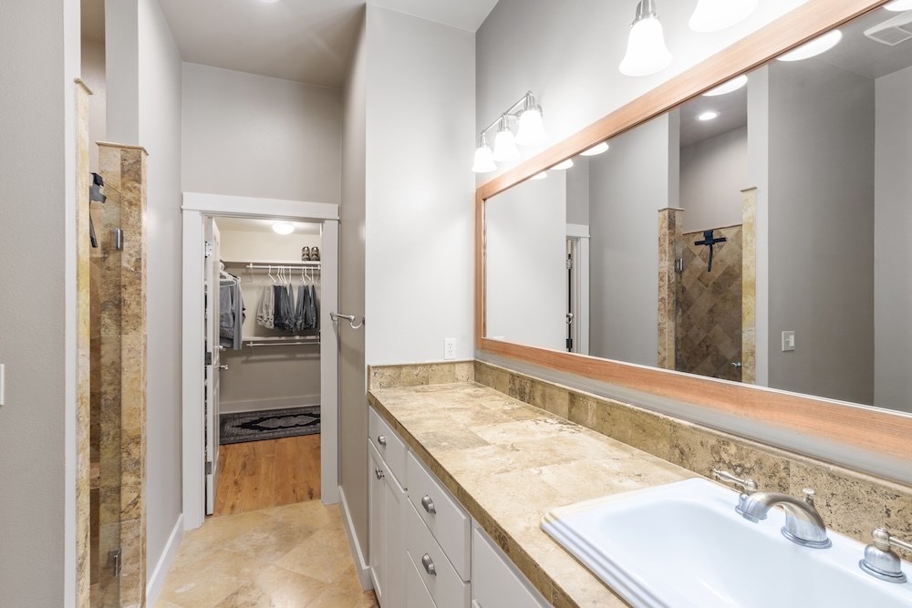 Fredericksburg, Texas, 78624, United States, 3 Bedrooms Bedrooms, ,5 BathroomsBathrooms,Residential,Active,2015801