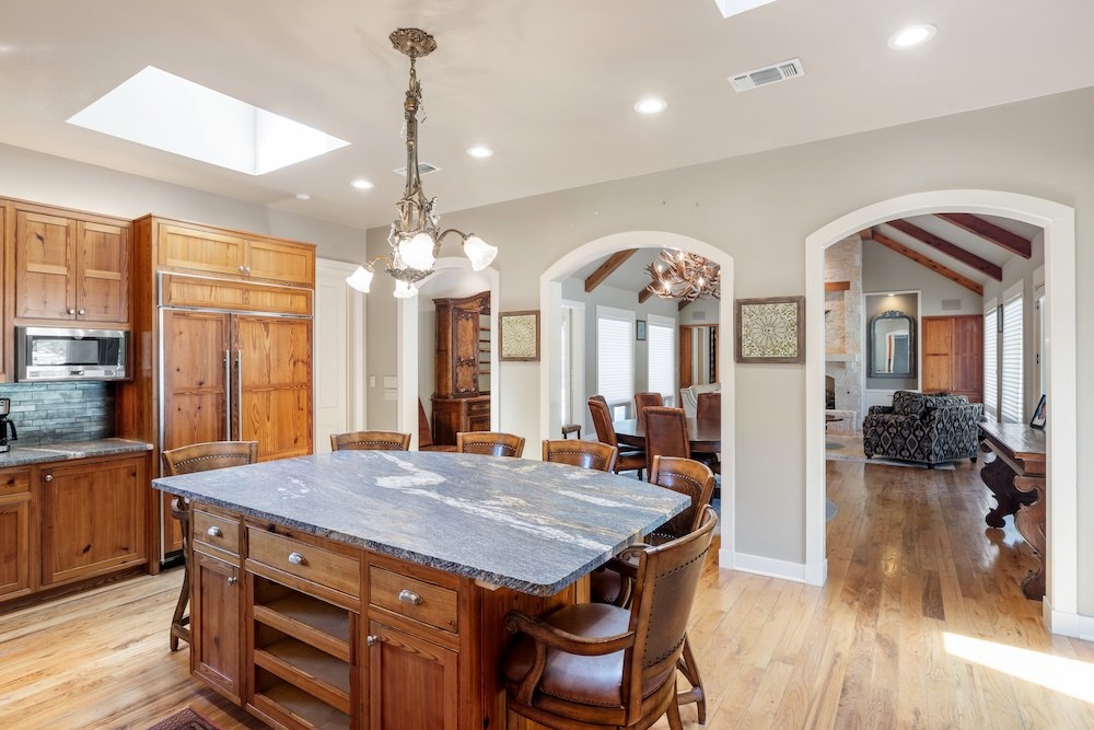 Fredericksburg, Texas, 78624, United States, 3 Bedrooms Bedrooms, ,5 BathroomsBathrooms,Residential,Active,2015801