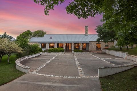 Photo of 2320 Summit Forest, Fredericksburg, TX 78624 (MLS # 101664)