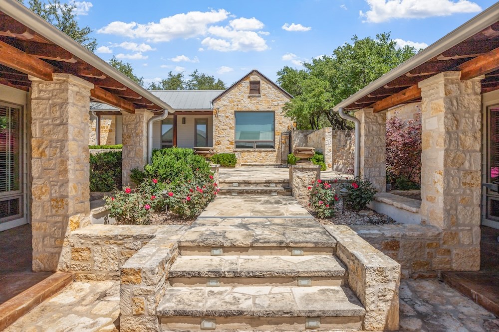 Fredericksburg, Texas, 78624, United States, 3 Bedrooms Bedrooms, ,5 BathroomsBathrooms,Residential,Active,2015801