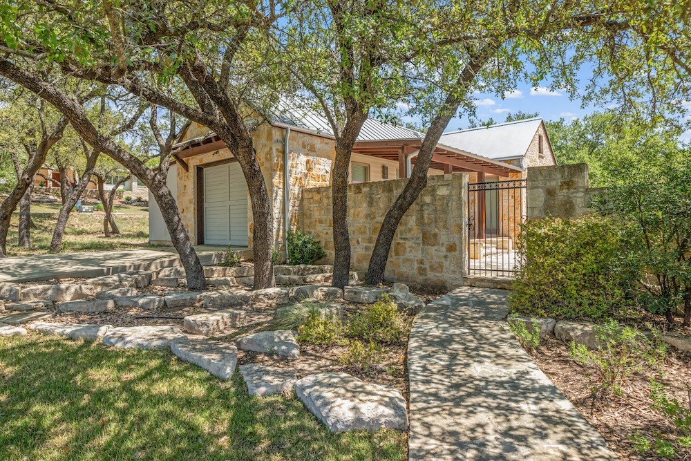 Fredericksburg, Texas, 78624, United States, 3 Bedrooms Bedrooms, ,5 BathroomsBathrooms,Residential,Active,2015801