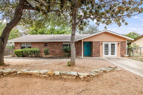 Photo of 604 N Bowie, Fredericksburg, TX 78624 (MLS # 104663)