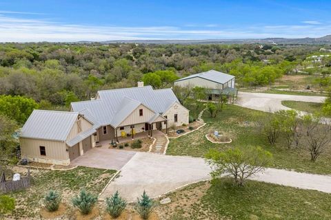 Photo of 1503 Funf Kinder Rd, Fredericksburg, TX 78624 (MLS # 104110)