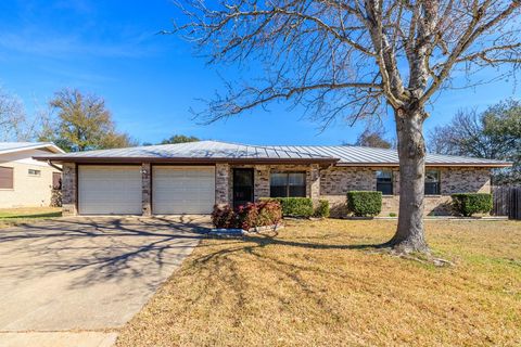 Photo of 1003 Avenue D, Fredericksburg, TX 78624 (MLS # 101848)