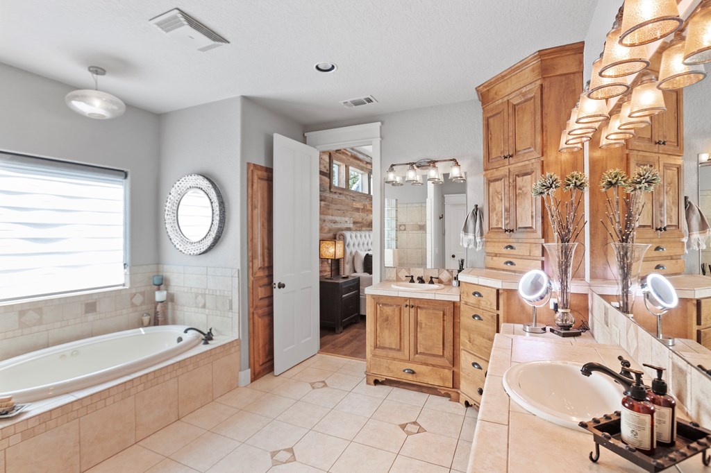 Boerne, Texas, 78006, United States, 3 Bedrooms Bedrooms, ,3 BathroomsBathrooms,Residential,Active,2019166