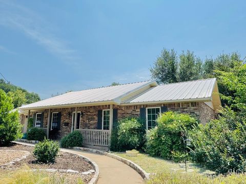 Photo of 1101 N Orange St, Fredericksburg, TX 78624 (MLS # 97741)