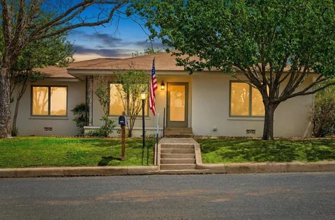 Photo of 803 Poplar, Fredericksburg, TX 78624 (MLS # 99408)