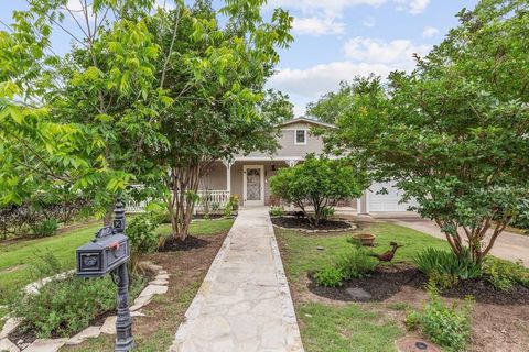 Photo of 217 W Creek St, Fredericksburg, TX 78624 (MLS # 104412)