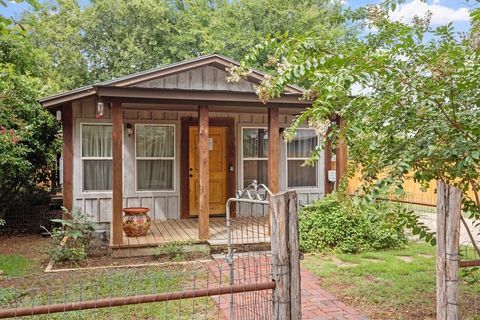 Photo of 514 W Austin St, Fredericksburg, TX 78624 (MLS # 99413)