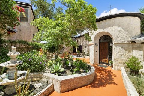 Photo of 22 Indian Creek Loop, Kerrville, TX 78028 (MLS # 98373)