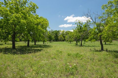 Photo of 10 BAJ Ln, Fredericksburg, TX 78624 (MLS # 104509)