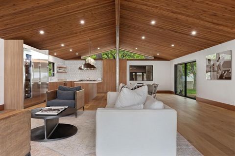 Photo of 806 W Schubert St, Fredericksburg, TX 78624 (MLS # 98824)