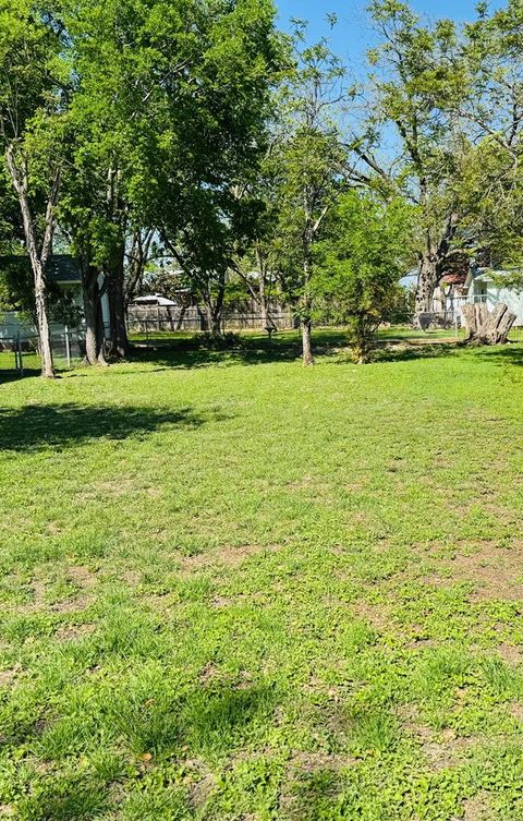 Photo of 204 W Peach St, Fredericksburg, TX 78624 (MLS # 99080)