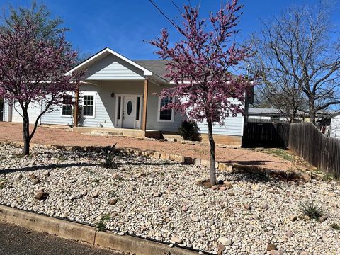 Photo of 512 Saint Ann St, Fredericksburg, TX 78624 (MLS # 103941)