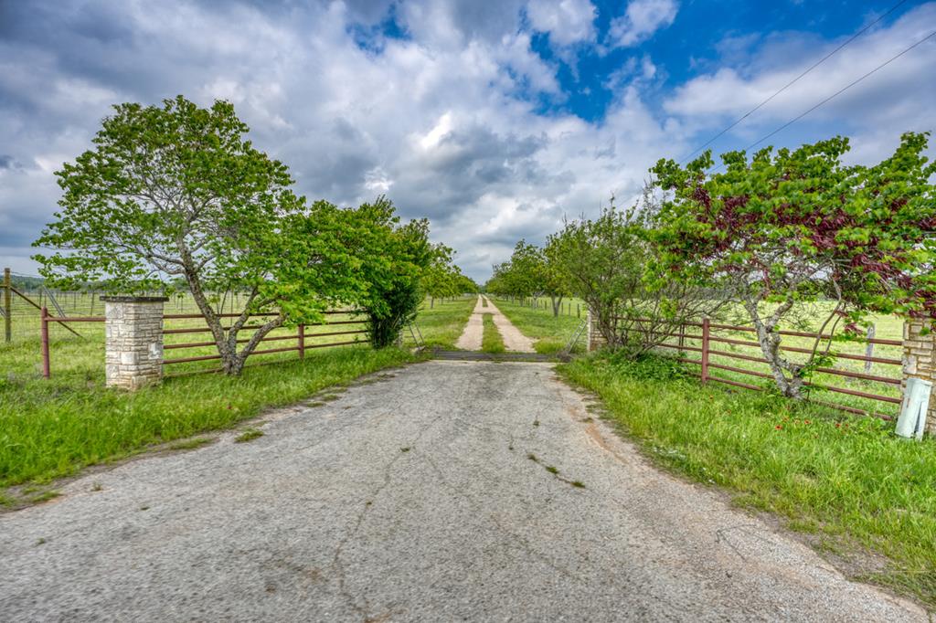 Fredericksburg, Texas, 78624, United States, 3 Bedrooms Bedrooms, ,3 BathroomsBathrooms,Residential,Active,1936634