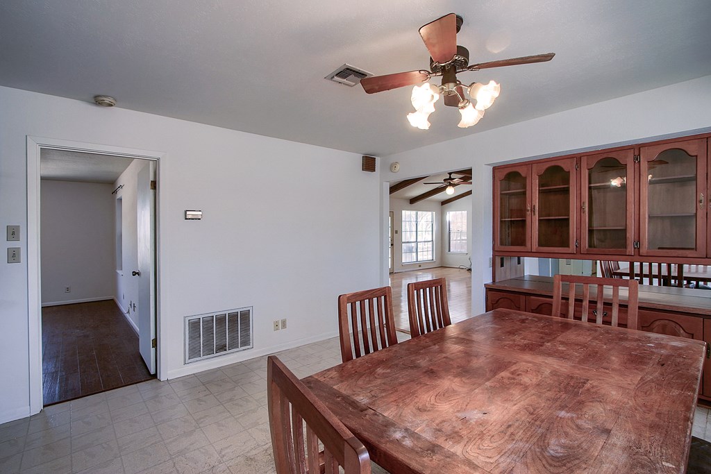 Fredericksburg, Texas, 78624, United States, 3 Bedrooms Bedrooms, ,3 BathroomsBathrooms,Residential,Active,1936634
