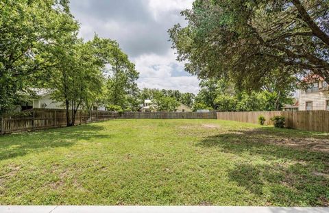Photo of 207 N Acorn St, Fredericksburg, TX 78624 (MLS # 101759)
