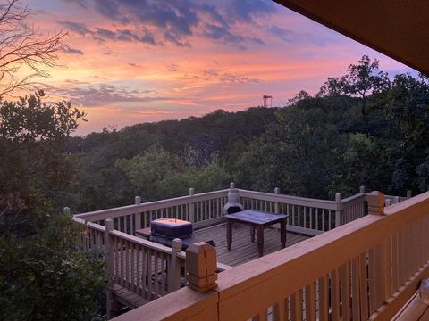 Photo of 115 Codrington St, Kerrville, TX 78028 (MLS # 101849)