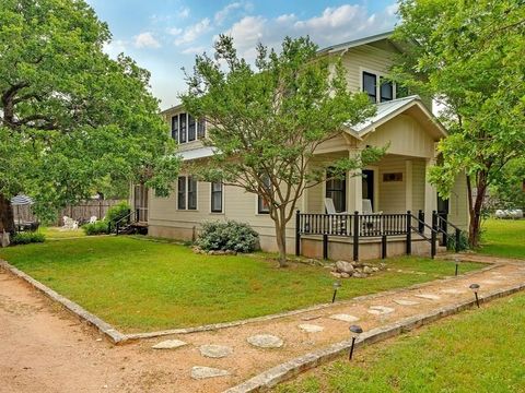 Photo of 44 Segner Rd, Fredericksburg, TX 78624 (MLS # 99115)