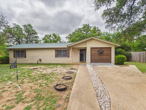 Photo of 207 Skylark, Fredericksburg, TX 78624 (MLS # 104264)