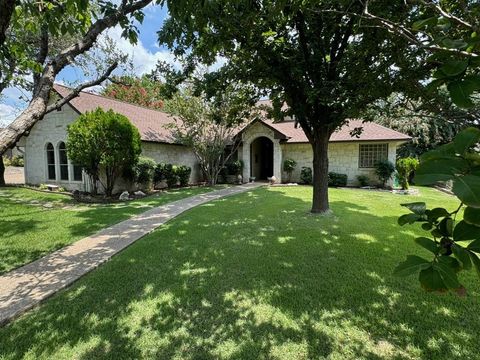 Photo of 204 Ellebracht Dr, Fredericksburg, TX 78624 (MLS # 92591)