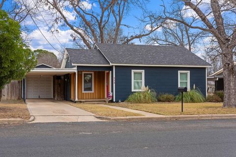 Photo of 314 W Hackberry St, Fredericksburg, TX 78624 (MLS # 100522)