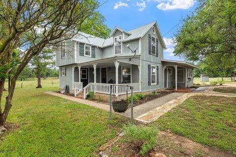 Photo of 178 Ragland Ln, Fredericksburg, TX 78624 (MLS # 104615)