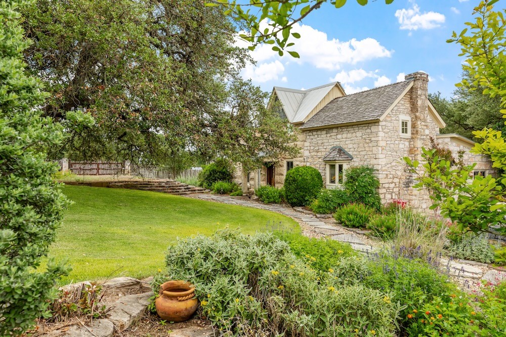 Fredericksburg, Texas, 78624, United States, 3 Bedrooms Bedrooms, ,3 BathroomsBathrooms,Residential,Active,2045665