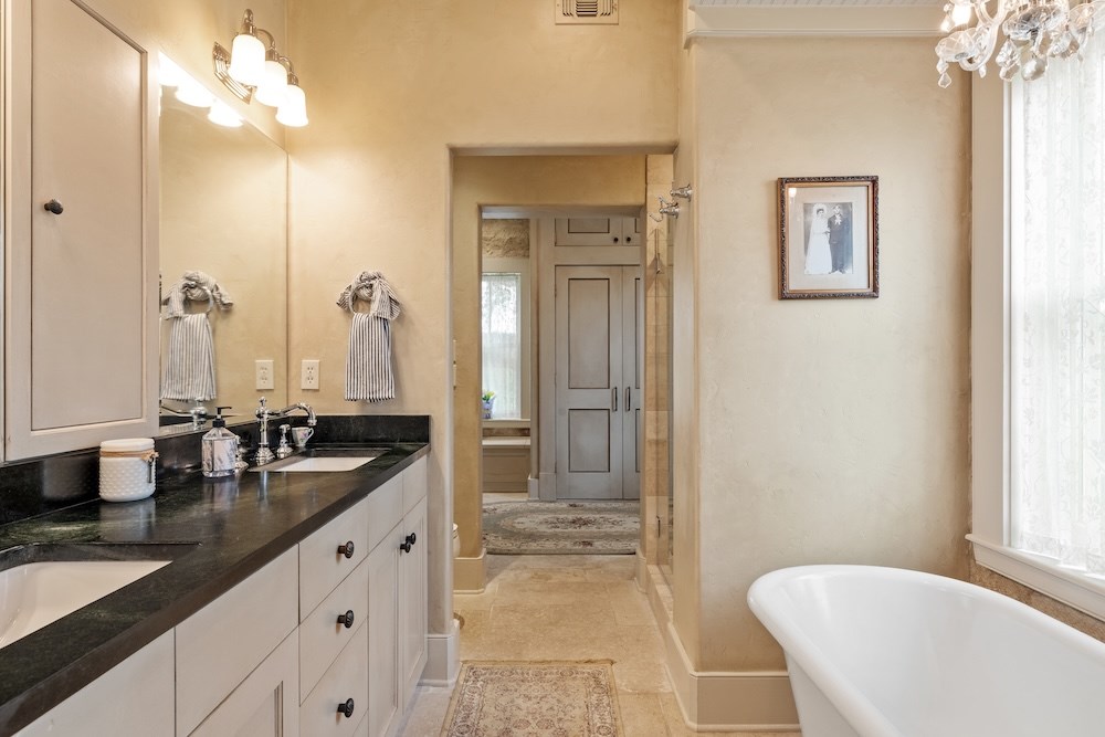 Fredericksburg, Texas, 78624, United States, 3 Bedrooms Bedrooms, ,3 BathroomsBathrooms,Residential,Active,2045665