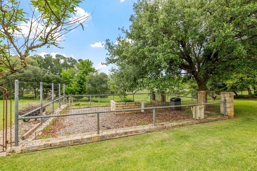 Fredericksburg, Texas, 78624, United States, 3 Bedrooms Bedrooms, ,3 BathroomsBathrooms,Residential,Active,2045665