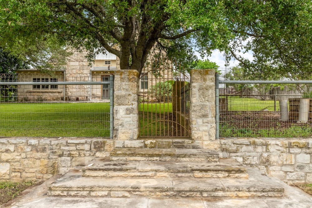 Fredericksburg, Texas, 78624, United States, 3 Bedrooms Bedrooms, ,3 BathroomsBathrooms,Residential,Active,2045665