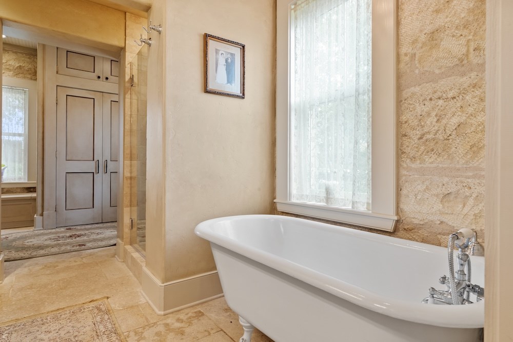 Fredericksburg, Texas, 78624, United States, 3 Bedrooms Bedrooms, ,3 BathroomsBathrooms,Residential,Active,2045665