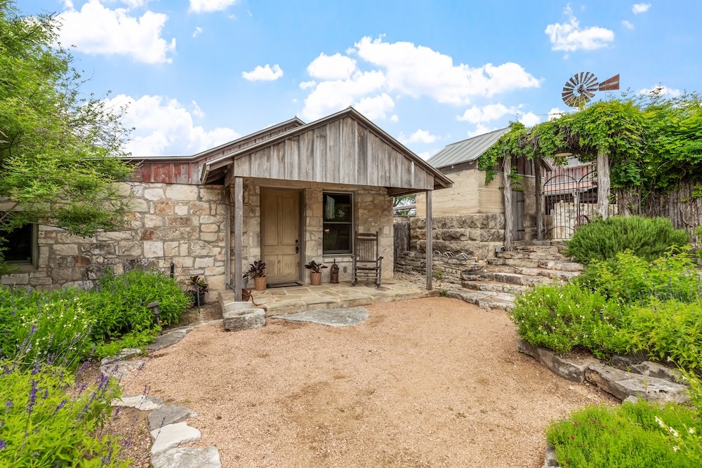 Fredericksburg, Texas, 78624, United States, 3 Bedrooms Bedrooms, ,3 BathroomsBathrooms,Residential,Active,2045665