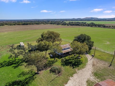 Photo of 788 Clarence Jacoby Rd, Fredericksburg, TX 78624 (MLS # 104268)