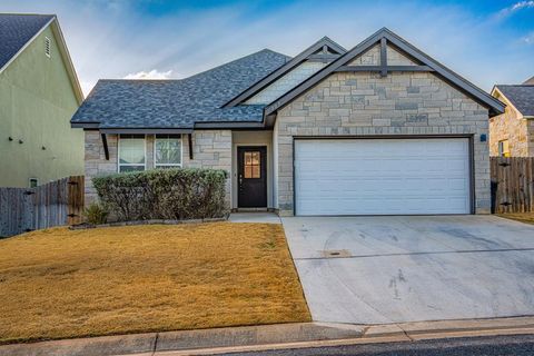 Photo of 303 Winston Dr, Fredericksburg, TX 78624 (MLS # 100486)