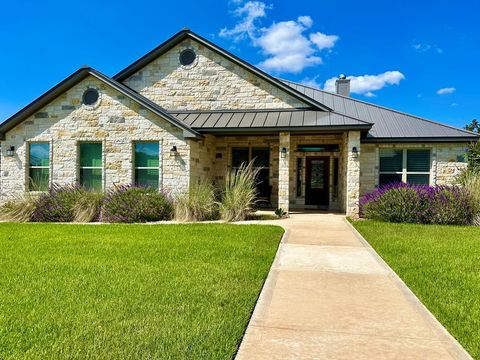 Photo of 323 Ellebracht Dr, Fredericksburg, TX 78624 (MLS # 97024)