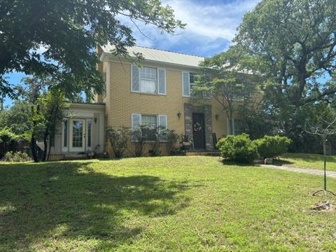 Photo of 225 E Kettner St, Mason, TX 76856 (MLS # 104488)